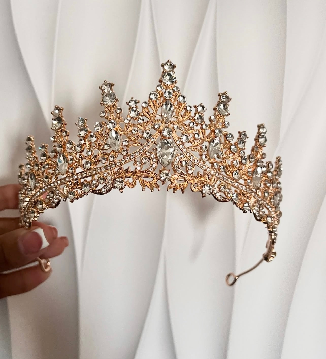 Bella Crown