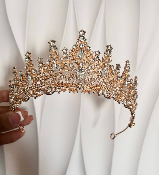 Bella Crown