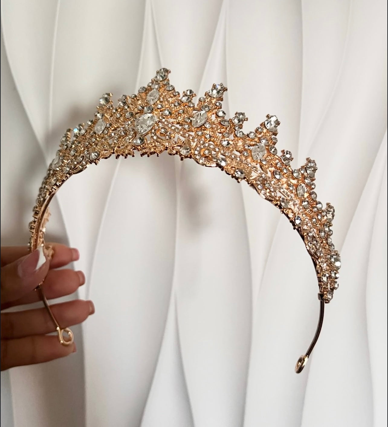 Bella Crown