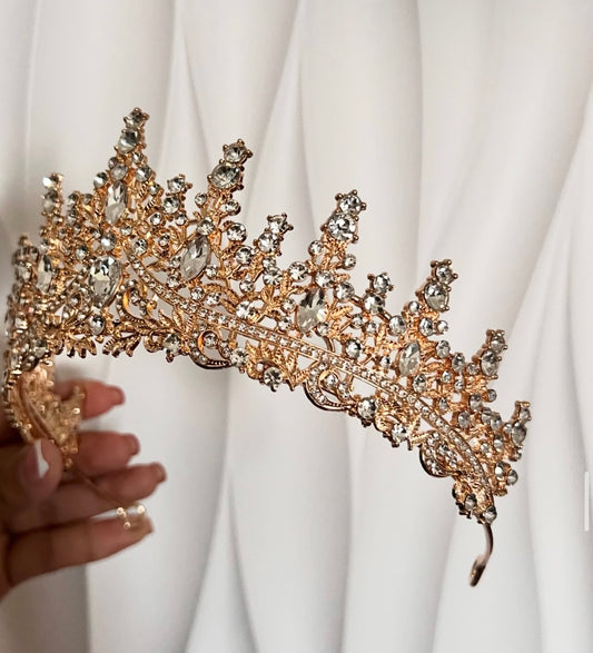Bella Crown
